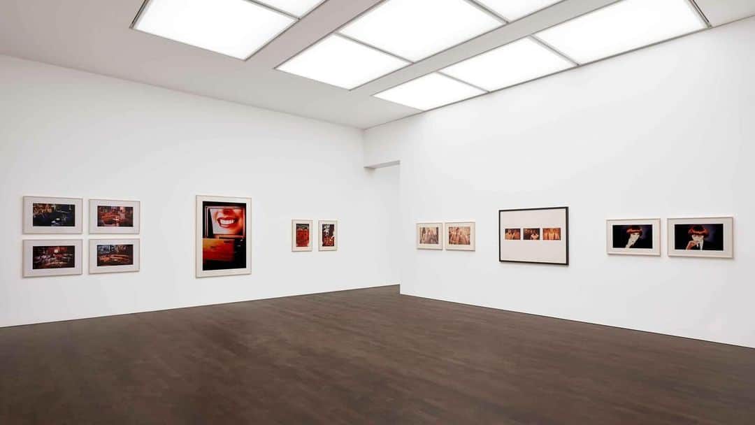 ガゴシアン・ギャラリーさんのインスタグラム写真 - (ガゴシアン・ギャラリーInstagram)「“Early Photography, 1977–87,” an exhibition by Richard Prince at Gagosian, Grosvenor Hill, London, closes on Friday, December 22.  Collecting, chronicling, and repurposing examples of discomfiting mainstream humor alongside images from a variety of mass media, Prince chronicles the intersection of America’s vernaculars and subcultures in the construction of its national identity. In 1977, he began using a process of “rephotography” to appropriate shots from advertising and lifestyle press, redefining the concepts of authorship and originality—an approach he would later extend to include social media. Follow the link in our bio for more information. __________ #RichardPrince #Gagosian  Installation views, “Richard Prince: Early Photography, 1977–87,” Gagosian, Grosvenor Hill, London, October 5–December 22, 2023. Artwork © Richard Prince. Photos: Prudence Cuming (@prudencecuming)」12月16日 1時52分 - gagosian