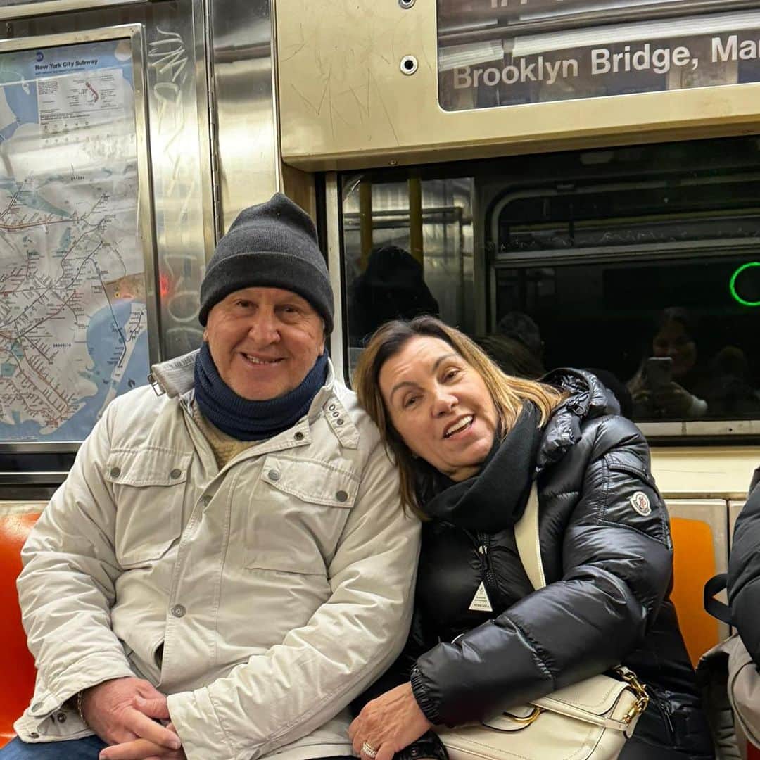 ジーコさんのインスタグラム写真 - (ジーコInstagram)「Voltando do Japão e passando por Nova York para descansar um pouco, admirar as paisagens natalinas e encontrar bons amigos. Junior, Jane, Emerson, Jeane, Cezinha que jogou no CFZ e Mario, hoje na academia da CBF.」12月16日 2時41分 - zico