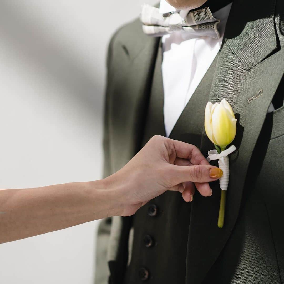 結婚式場 ヴィラ・デ・マリアージュ宇都宮さんのインスタグラム写真 - (結婚式場 ヴィラ・デ・マリアージュ宇都宮Instagram)「＊  #先輩花嫁 の#ブーケ や#ブートニア をご紹介🌷 おふたりを彩るフラワーで行う演出 #ブーケブートニアセレモニー も大人気💐  専属#ウエディングプランナー がご提案をする #ブライダルフェア も実施中💍  ご来館時には《#instgram を見た》と お伝えいただくとシークレット特典もあるかも…？  ご予約はDMより✉️ @villas_des_mariages_utsunomiya   >>>>>>>>>>>>>>>>>>>> #本物だけを誠実に  #ひとりひとりの想いをつなぐ  #ヴィラデマリアージュ  #ヴィラデマリアージュ宇都宮  #宇都宮結婚式  #宇都宮結婚式場  #宇都宮結婚式場  #宇都宮結婚式場探し  #宇都宮花嫁  #栃木結婚式  #栃木結婚式場  #小山結婚式  #那須結婚式  #プレ花嫁準備  #プレ花嫁さんと繋がりたい  #プレ花嫁2023  #プレ花嫁2024 #2024春婚  #2024夏婚  #家族婚  #少人数婚  #お洒落花嫁  #フォトウエディング」12月16日 8時35分 - villas_des_mariages_utsunomiya