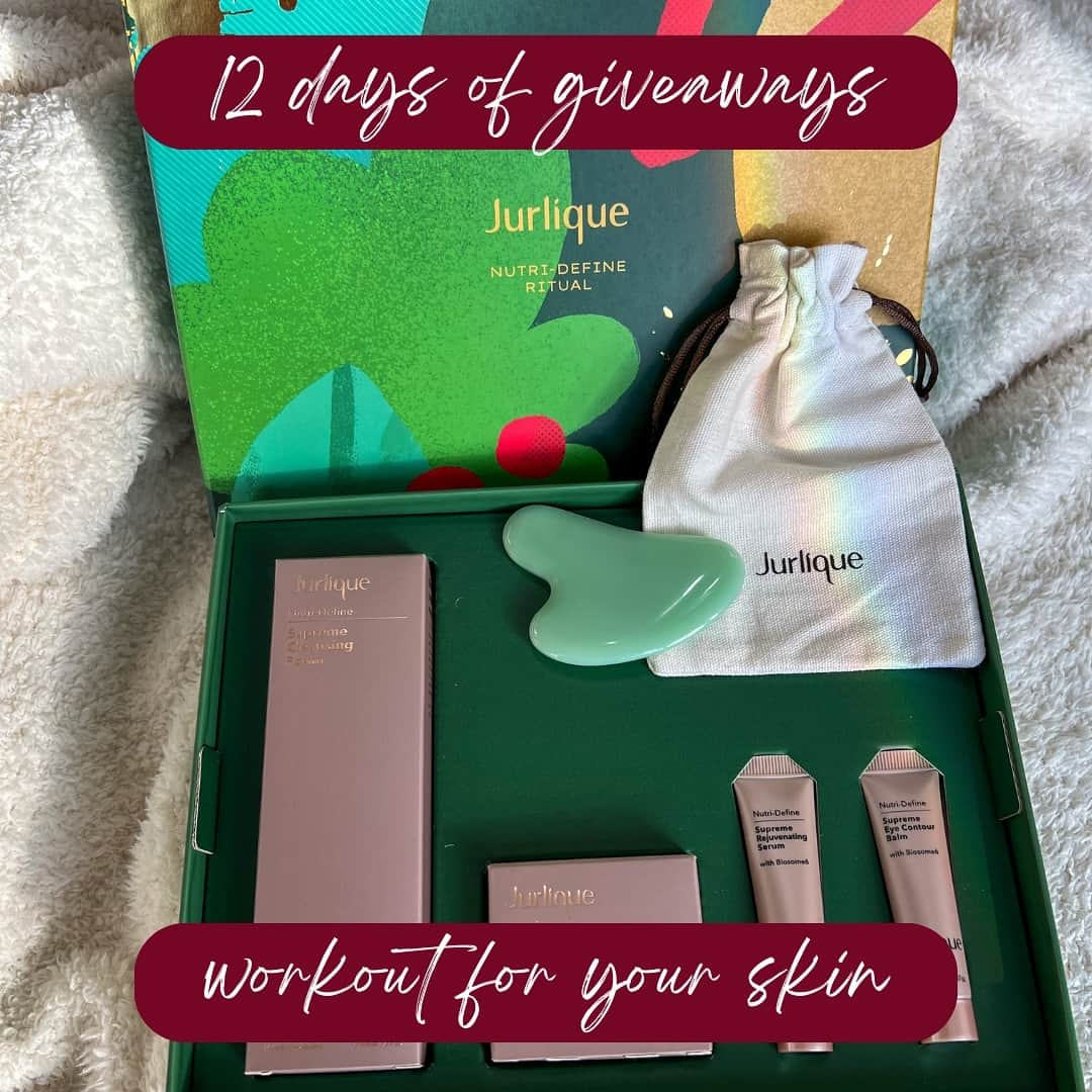 ジュリークさんのインスタグラム写真 - (ジュリークInstagram)「GIVEAWAY CLOSED. a skincare lovers dream! 💭 for day 8 of our 12 days of giveaways we’re giving away our Nutri-Define Ritual Holiday Set plus an exclusive Jurlique Gua Sha 😍  enter to win:  1️⃣ like this post  2️⃣ follow us @jurliqueusa  3️⃣ comment if you’ve tried gua sha before (or if you haven’t but want to!)   giveaway runs for 24 hours from 12/15 at 12pm PST to 12/16 at 12pm PST. winner will be announced on our instagram stories and winner will be contacted via DM from this account @jurliqueusa.  *this giveaway is open to US residents who are 18 years of age and older. giveaway is not affiliated with Instagram.  . . . #jurliqueusa #skincaregiveaway #giveaway #holidaygiveaway #holidayskincaregiveaway #soothingskincare#hydratingskincare #balancingskincare #skincarewelove」12月16日 5時03分 - jurliqueusa