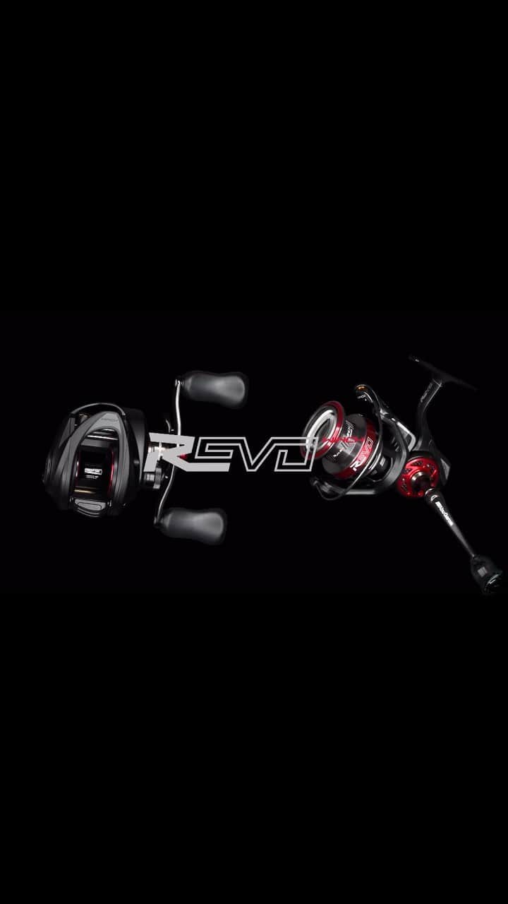 アブガルシアのインスタグラム：「The Revo Winch low profile & spinning reels are must-haves for cranking this winter💰 A 5.4:1 gear ratio in the low profile, & a 4.8:1 in the spinning allow for greater control & optimal bait performance.   #abugarcia #holidays #fishtowin #fishing #bassfishing #revo #winch」