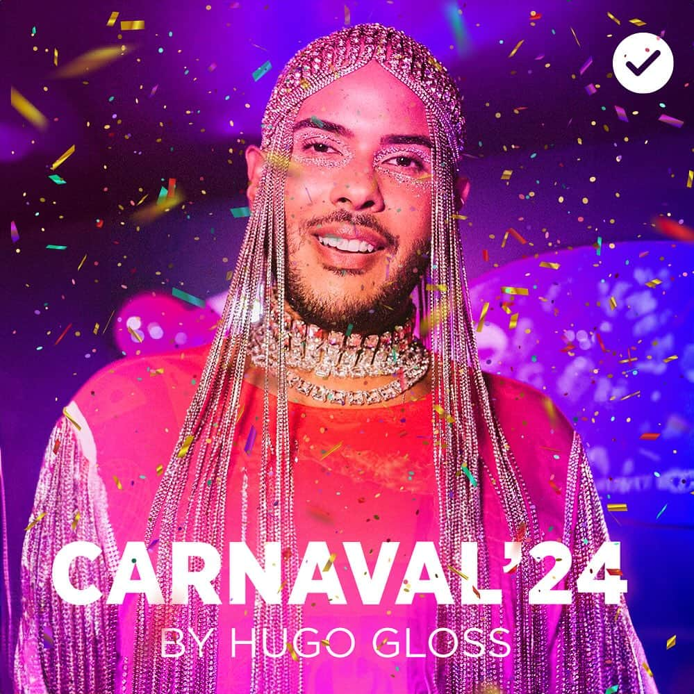 Hugo Glossさんのインスタグラム写真 - (Hugo GlossInstagram)「“Gloss, menino, larga de ser ansioso, nem Natal chegou ainda e você já tá pensando no #Carnaval?” Mas é que em 2024, a folia chega mais cedo do que nunca! Daí que os artistas já estão fazendo suas apostas e soltando seus hits… e eu, claro, tô reunindo tudo na playlist mais gostosa e ousada do Brasil! Está no ar, “Carnaval 2024 by Hugo Gloss”! A playlist pra você cair no fervo, seja nos bloquinhos, na pipoca, no Camarote, na Avenida, ou nos churrascos em casa, nas festas na praia, ou viajando por onde quiser! Afinal, música é sempre bom! O link tá nos meus stories pra todo mundo seguir e curtir! No Spotify, é só procurar por Carnaval Hugo Gloss!」12月16日 5時41分 - hugogloss