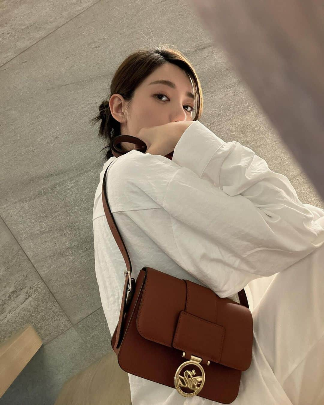 パフ・クオさんのインスタグラム写真 - (パフ・クオInstagram)「🏇✨  @longchamp  #longchampboxtrot」12月16日 15時32分 - aohsuehfu