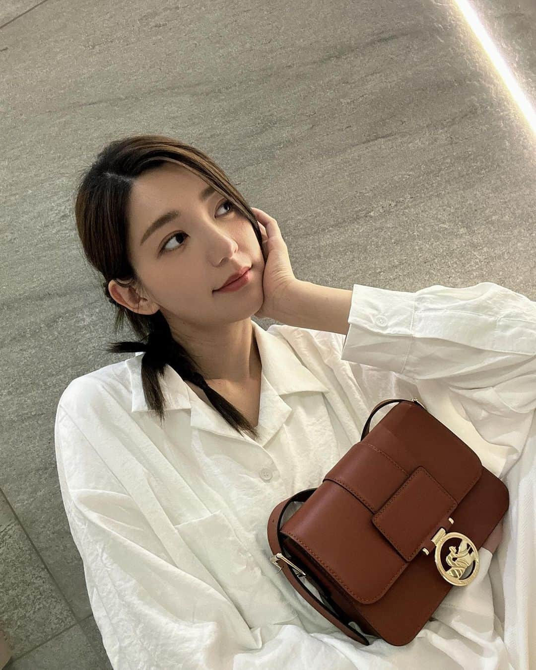 パフ・クオさんのインスタグラム写真 - (パフ・クオInstagram)「🏇✨  @longchamp  #longchampboxtrot」12月16日 15時32分 - aohsuehfu