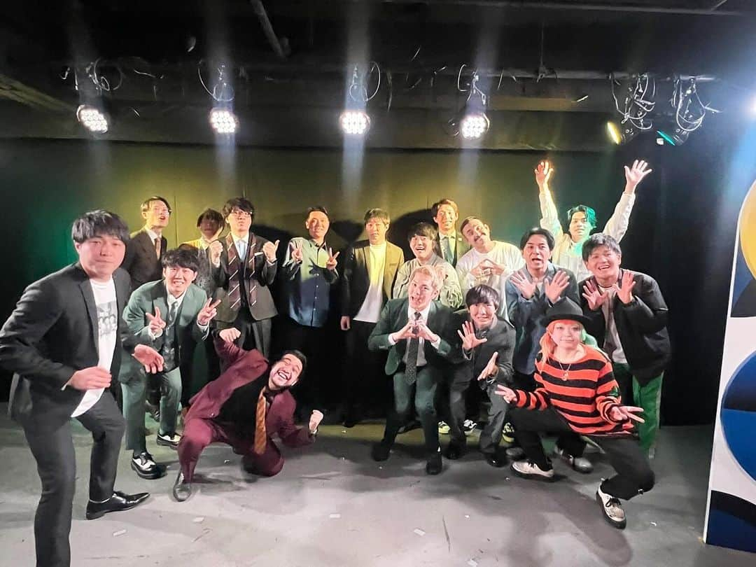 伊藤智博さんのインスタグラム写真 - (伊藤智博Instagram)「昨日の『HAPPY LAUGH LIVE』、ありがとうございました！  配信が12/17までご覧になれます  https://online-ticket.yoshimoto.co.jp/products/happy-laugh-live-12-15-20-30  #ダイタク #まちゃまちゃ #囲碁将棋 #デニス #ワラバランス #とんかつ街道 #ネイチャーバーガー #テキセツの街 #LLR #大宮ラクーンよしもと劇場 #漫才  #southwest #thebackdrop #dickies #ディッキーズ #slowwearlion #スローウェアライオン」12月16日 16時20分 - itotomohirollr