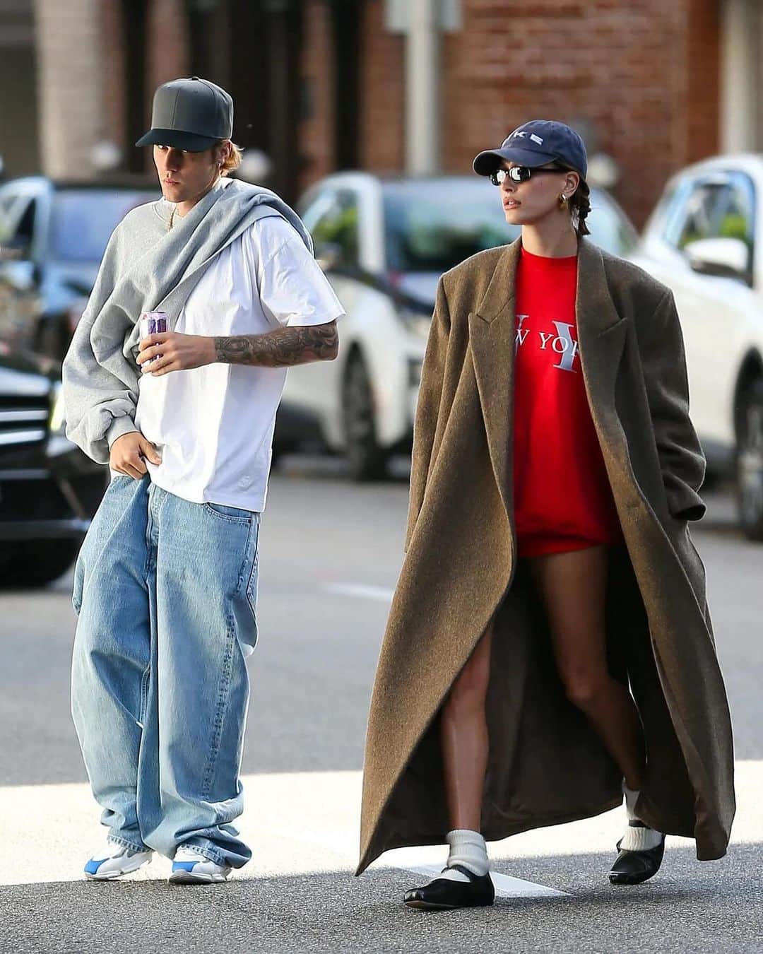GQのインスタグラム：「The Biebers cap off a year of sublime fits with another stylish outing. Check out the looks that Hollywood’s reigning baggy jeans BF, precise athleisure GF donned recently at the link in bio.」