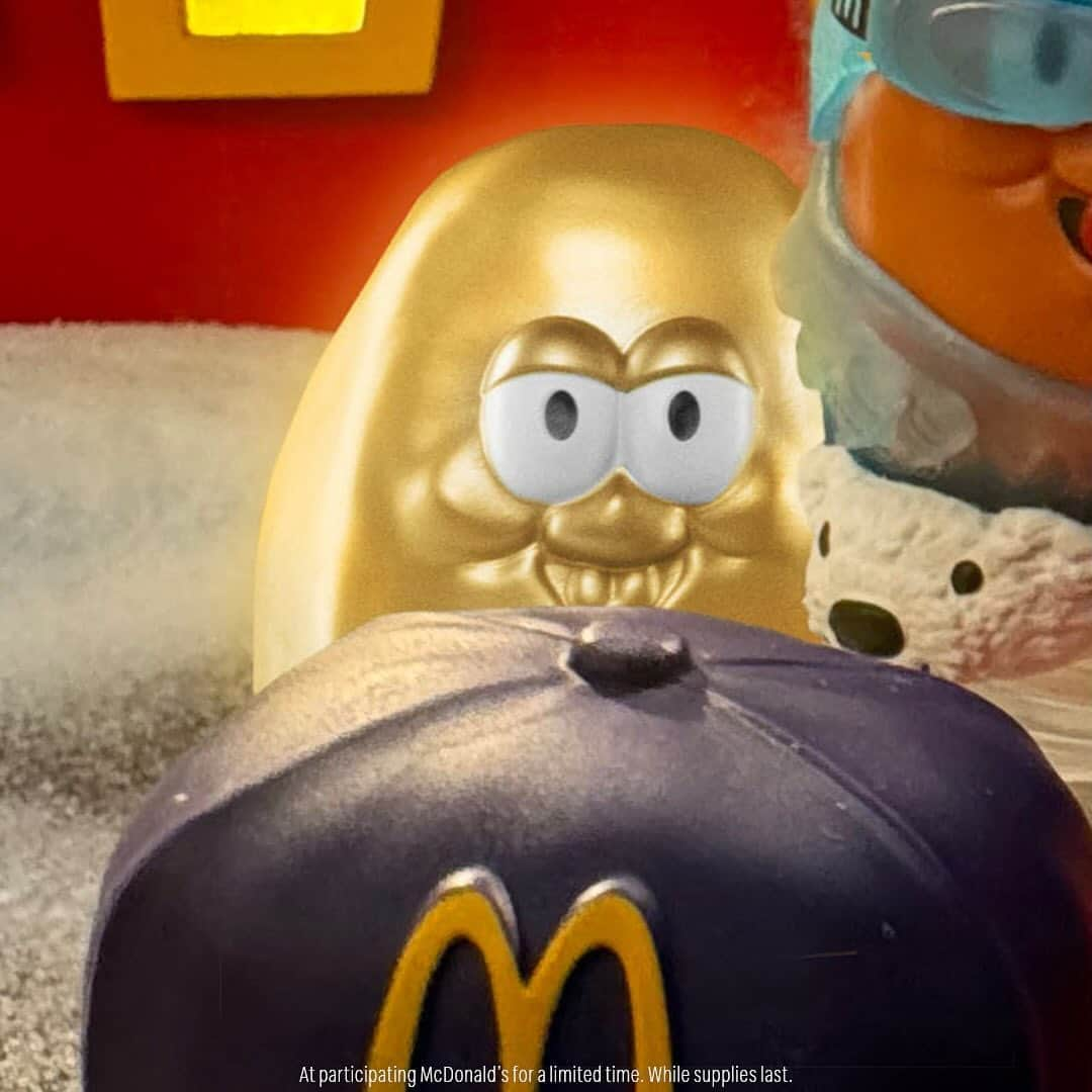 マクドナルドのインスタグラム：「almost forgot to introduce you to the mcnugget legend aka the beloved golden icon of frost way. did u get him yet?」