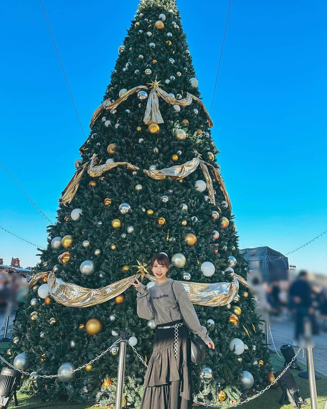 辻野かなみさんのインスタグラム写真 - (辻野かなみInstagram)「❤︎  ⁡ クリスマスツリー🎄🎶 ⁡ 今日、明日は🎅🏻 クリスマスLIVEです✨ ⁡ みんなに会えるの楽しみぃぃぃ☺️ ⁡ よろしくお願いします‼︎ ⁡ ⁡ ⁡ #クリスマス　#ときクリ #辻野かなみ　#かなみん　 #超ときめき宣伝部　#超とき宣 #𝗂𝗇𝗌𝗍𝖺𝗀𝗈𝗈𝖽 #𝗂𝗇𝗌𝗍𝖺𝗅𝗂𝗄𝖾 #𝖿𝗈𝗅𝗅𝗈𝗐𝗆𝖾 #𝗅𝗈𝗏𝖾 #데일리룩　#데일리룩코디　#패션	#오오티디 #데일리　#좋아요　#팔로우」12月16日 8時38分 - kanami_tsujino_official