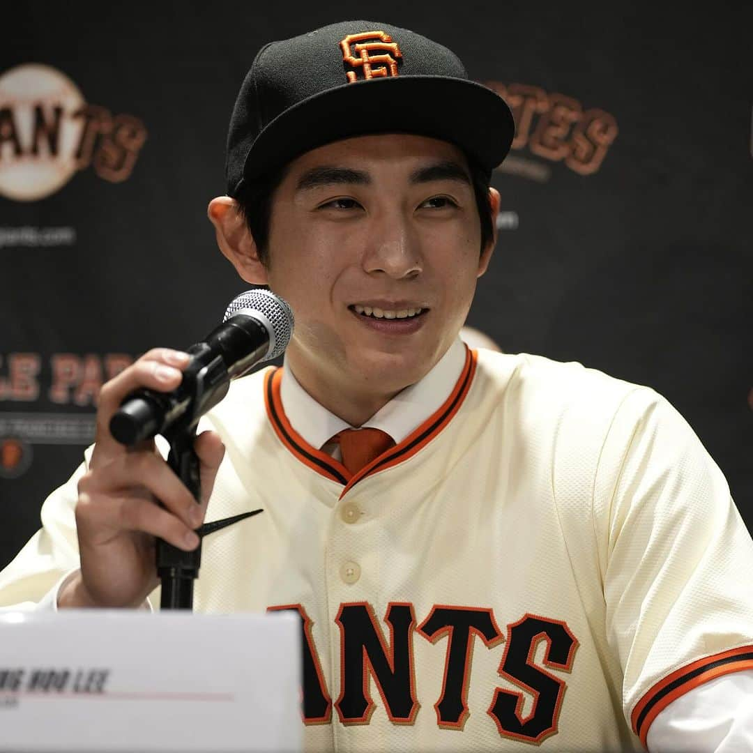 サンフランシスコ・ジャイアンツのインスタグラム：「Introducing the newest member of the #SFGiants: Jung Hoo Lee 👏」