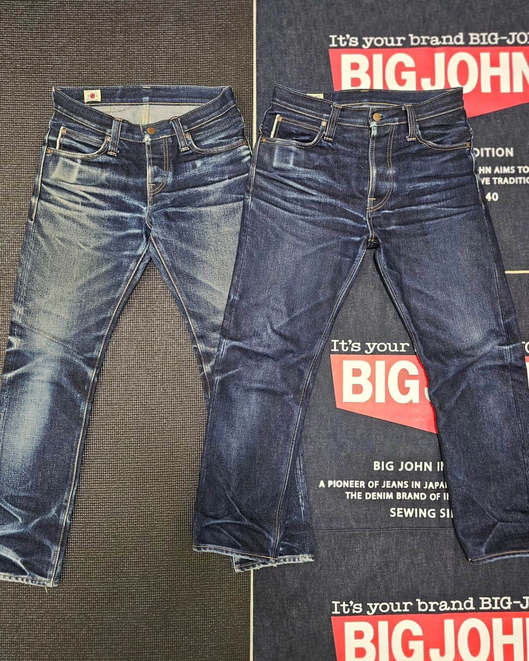 BIG JOHNのインスタグラム：「スタッフのRARE LOVEです。 M104G(23oz Regular Straight) 25,000円(税込27,500円)、30in穿き込み260日目となります。  左:M106G(23oz) 29in 366日着用保管中 右:M104G(23oz) 30in 本日で260日着用 今回で23oz 4着目の穿き込みとなります。  🌟M106G  29in  366日　保管中🌟 2019.3.1～2020.2.29  着用前日水洗い→3か月後水洗い→4か月後水洗い→5か月後水洗い後保管　　全て10分間.天日干し  ❇️M104G(Regular Straight)  30in 260日目❇️ 着用前日までに水洗い10分間　天日干し→裾上げ 2023.4.1～ 2023.7.31 ぬるま湯に5分浸しなが圧し洗い+水洗い10分、天日干し 2023.10.31 ぬるま湯に5分浸しながら圧し洗い+水洗い10分、天日干し  ◽️A pioneer in Japanese Jeans   -BIG JOHN-    from KOJIMA to the world ◽️  RARE LOVE (staff)  Thank you for checking our posts 🙏  LEFT:  M106G (23oz) 29in 〈Day366 and now during storage〉  RIGHT: M104G(23oz) 30in 〈Day 260〉   #bigjohnjeans#deim#denimhead #23oz#穿き込み#23オンス#denimfades#rawdenim#selvage#selvagedenim　#ヘビーオンス#国産ジーンズ#児島ジーンズ　#Japanesedenim #kojima#ビッグジョン#denimstyle #ビッグジョンジーンズ#デニム#国産#denimjeans#児島#365daysoffade #エイジング#経年変化#レアジーンズ#drydenim#japandenim#denimlovers#denimporn」