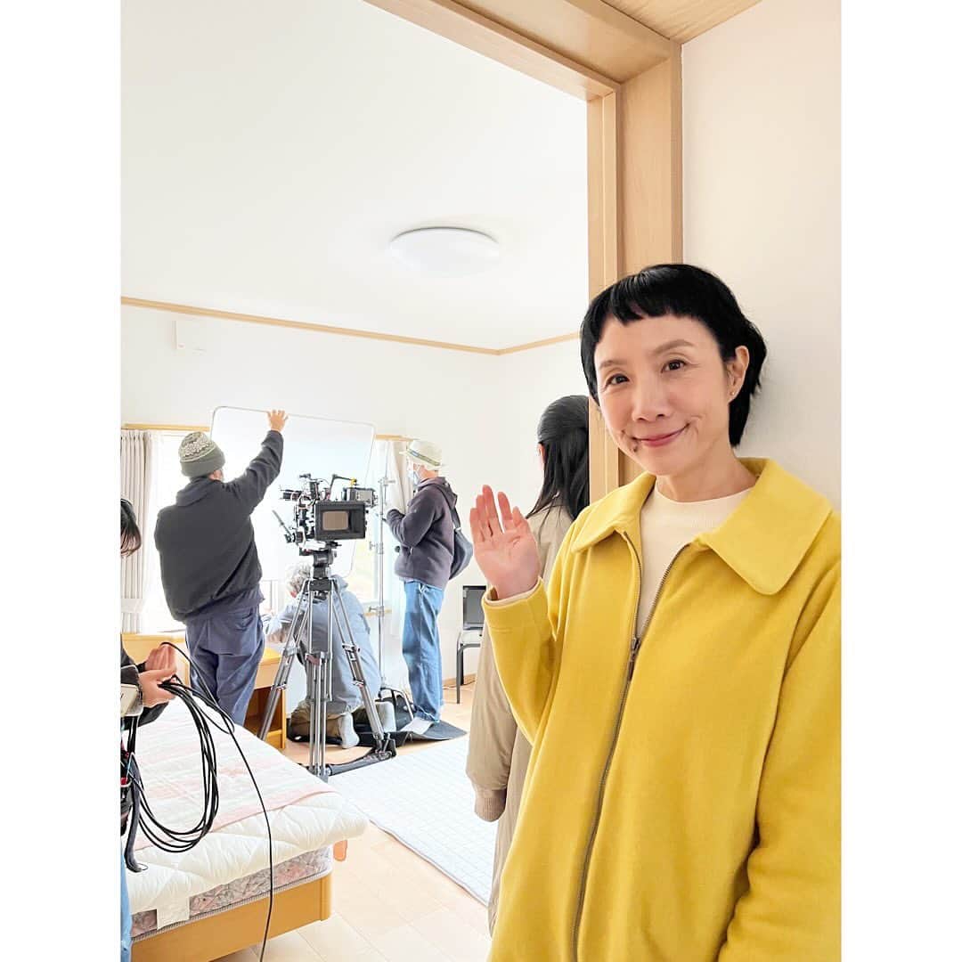 はなのインスタグラム：「映画「スノードロップ」にちょこっと出演させていただきました😃生活保護の受給を巡る実話です。自分だったらどうする？逃げ場のない現実と向き合う主人公を演じるのは西原亜希さん。透明感のあるステキな方でした😊山口県萩ツインシネマにて先行上映中です❣️ #スノードロップ」