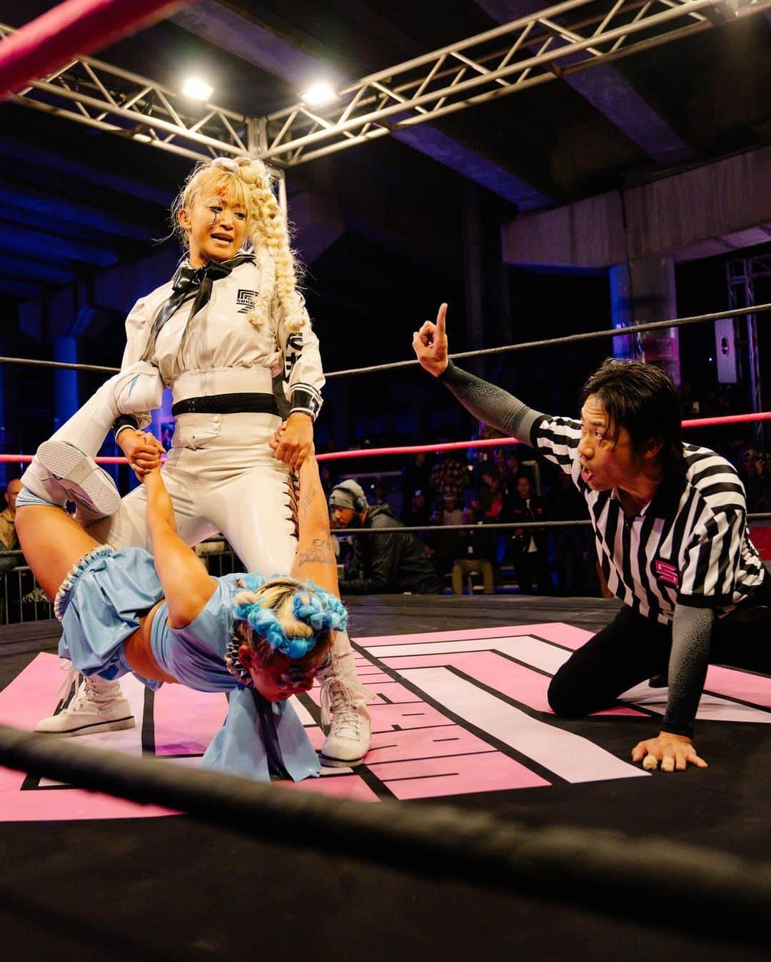 ニューヨーク・タイムズさんのインスタグラム写真 - (ニューヨーク・タイムズInstagram)「Can Sukeban make female wrestling fashionable with Americans?  Sukeban, a new women’s wrestling league featuring Japanese performers, is the first of its kind in the U.S.It is one of many leagues dedicated to Japanese women’s wrestling, where athletes often perform theatrical, hard-hitting punches and clever defenses while telling a story with their moves and costumes. Sukeban places a particular emphasis on fashion, and well-known designers, including Olympia Le-Tan, a founder of the league and its creative director, helped to produce the costumes and props with the hope of appealing to an audience unfamiliar with the sport.   Tap the link in our bio to read more about this unique form of wrestling. Photos by @martina__tuaty」12月16日 10時06分 - nytimes