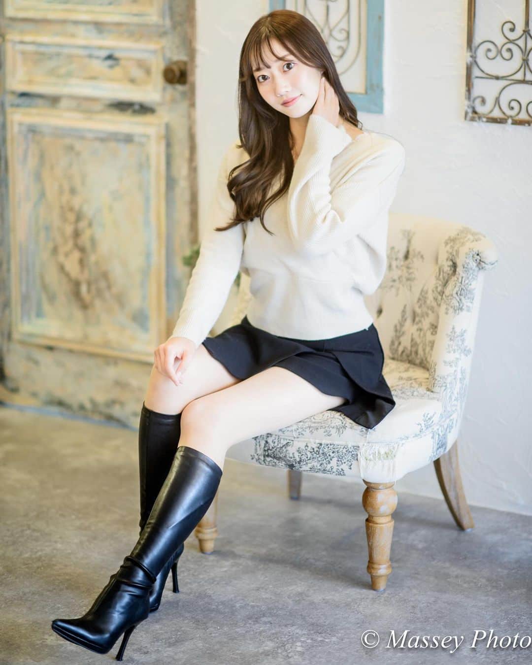 のインスタグラム：「. . . . 「ロビンスタジオ」で撮った写真です。 モデルは、ひとみちゃんです。 It is a picture taken in the studio “Robin Studio”. Her name is Hitomi. . . #ポートレート #ポートレート女子 #ポートレートモデル #ポートレート撮影 #ポートレート部 #ポートレートモデル撮影 #ポートレイト #ポトレ #被写体 #被写体モデル #被写体女子 #東京カメラ部 #写真好きな人と繋がりたい #撮影会モデル #美女図鑑 #portrait #excellent_portraits #girlsphoto #lovers_nippon_portrait #portrait_perfection #portraitphotography #japanesegirl #japanesemodel #tokyogirl #good_portraits_world #모델촬영 #인물사진」