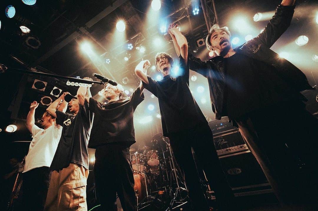 Dragon Ashのインスタグラム：「初開催の佐賀GEILS公演 無事終了🔥  DRAGONASH  LIVE HOUSE TOUR  ”VOX in DA BOX”  ツアー開始です⚡️  photo by @nekoze_photo」
