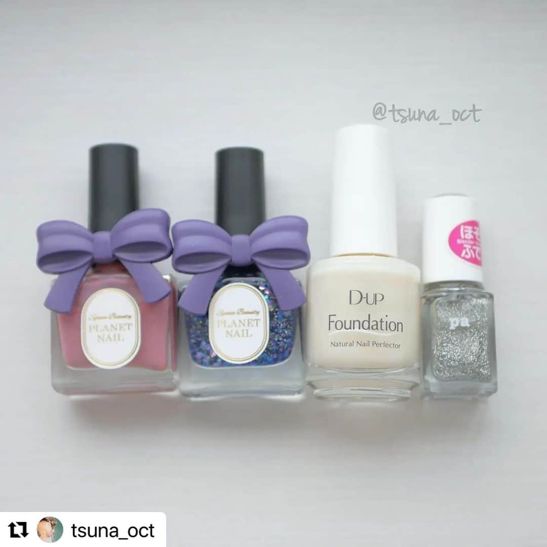 【PLANET NAIL（プラネット ネイル）】公式さんのインスタグラム写真 - (【PLANET NAIL（プラネット ネイル）】公式Instagram)「✰✰✰✰✰✰✰✰✰✰✰✰ PLANET Girl🪐 @tsuna_oct さま♡  何かをplanningさせたら右に出るものは いないほどのスピード感&パワーの持ち主 なつみちゃん🥺✨✨✨ いつも人が楽しめること、心豊かであることを 生きてるなつみちゃんだからこそ成せる技っ🩷 プラネットガールの煌き連鎖を これからみなさま楽しみにしててくださいね😍 ╍ ╍ ╍ ╍ ╍ ╍ ╍ ╍ ╍ ╍ ╍ ╍  💅🏻💅🏻⁡ ⁡.⁡ ⁡⁡ ⁡ #プラネットガールの煌めき連鎖 ✨✨⁡ 同じ #プラネットガール2023 をしている、かれんさんと( @self_._.nail._._ )の縛りネイルです💫⁡ ⁡.⁡ ⁡⁡ ⁡縛り内容は、 🌟 ̖́-深海の空中庭園を使用する 🌟 ̖́-クリスマスネイル 🌟 ̖́-パールを使う です🫧🫧⁡ ⁡.⁡ ⁡⁡ ⁡クリスマスネイルということで、ツリーネイルにしてみました🎄⁡⁡ ⁡. ⁡久々にポリシートを使ったデザインです🫣🫣⁡ ⁡クッキングシートにポリッシュを塗り塗りして、剥がしたあとハサミで切ってトップコートで貼り付けました💭⁡ ⁡5枚目が残骸...です🤣🤣⁡ ⁡ポリシート使うと、チェック柄も楽チンで良きです🙆🏻‍♀️⁡ ⁡.⁡ ⁡⁡ ⁡使用品は、⁡ ⁡⁡・@planet.jp ⁡ #planetnail ⁡⁡ #深海の空中庭園 .  #ネイルハードナー  #アッシュサタン .⁡ ⁡・@dupbeauty ⁡ ⁡ #ネイルファンデーション  #ピュアミルク .⁡ ⁡・@pa_nail ⁡ ⁡ #paネイル ドロウネイル draw01⁡ ⁡です🎄🎄⁡ ⁡.⁡ ⁡⁡⁡ ⁡今回はかれんさんとの縛りネイルということで、ピンクも使ってみました🫣 ⁡ #プラネットガールの煌めき連鎖 、まだまだ続くのでお楽しみに🫶🏻🫶🏻⁡  #プラネットネイル が作り出す煌めきの輪、もっと広がりますように💫⁡ ⁡.⁡ ⁡⁡ ⁡ #tsuna_planetnail 👈プラネットネイルを使用した他のデザインはこちらから💫⁡ ⁡.⁡ ⁡⁡ ⁡ #tsuna_naildesign  #tsuna_bluenail  #クリスマスネイル  #ツリーネイル  #プレゼントネイル  #冬ネイル  #冬ネイル2024  #チェックネイルデザイン  #ブルーネイル  #ラメネイル部  #ラメネイル  #簡単ネイル  #ポリッシュ派  #ポリッシュネイル  #時短ネイル  #初心者ネイル  #セルフネイル  #セルフネイル初心者  #あいりネイルカタログ」12月16日 12時57分 - planet.jp