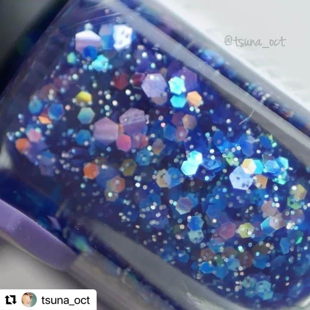 【PLANET NAIL（プラネット ネイル）】公式さんのインスタグラム写真 - (【PLANET NAIL（プラネット ネイル）】公式Instagram)「✰✰✰✰✰✰✰✰✰✰✰✰ PLANET Girl🪐 @tsuna_oct さま♡  何かをplanningさせたら右に出るものは いないほどのスピード感&パワーの持ち主 なつみちゃん🥺✨✨✨ いつも人が楽しめること、心豊かであることを 生きてるなつみちゃんだからこそ成せる技っ🩷 プラネットガールの煌き連鎖を これからみなさま楽しみにしててくださいね😍 ╍ ╍ ╍ ╍ ╍ ╍ ╍ ╍ ╍ ╍ ╍ ╍  💅🏻💅🏻⁡ ⁡.⁡ ⁡⁡ ⁡ #プラネットガールの煌めき連鎖 ✨✨⁡ 同じ #プラネットガール2023 をしている、かれんさんと( @self_._.nail._._ )の縛りネイルです💫⁡ ⁡.⁡ ⁡⁡ ⁡縛り内容は、 🌟 ̖́-深海の空中庭園を使用する 🌟 ̖́-クリスマスネイル 🌟 ̖́-パールを使う です🫧🫧⁡ ⁡.⁡ ⁡⁡ ⁡クリスマスネイルということで、ツリーネイルにしてみました🎄⁡⁡ ⁡. ⁡久々にポリシートを使ったデザインです🫣🫣⁡ ⁡クッキングシートにポリッシュを塗り塗りして、剥がしたあとハサミで切ってトップコートで貼り付けました💭⁡ ⁡5枚目が残骸...です🤣🤣⁡ ⁡ポリシート使うと、チェック柄も楽チンで良きです🙆🏻‍♀️⁡ ⁡.⁡ ⁡⁡ ⁡使用品は、⁡ ⁡⁡・@planet.jp ⁡ #planetnail ⁡⁡ #深海の空中庭園 .  #ネイルハードナー  #アッシュサタン .⁡ ⁡・@dupbeauty ⁡ ⁡ #ネイルファンデーション  #ピュアミルク .⁡ ⁡・@pa_nail ⁡ ⁡ #paネイル ドロウネイル draw01⁡ ⁡です🎄🎄⁡ ⁡.⁡ ⁡⁡⁡ ⁡今回はかれんさんとの縛りネイルということで、ピンクも使ってみました🫣 ⁡ #プラネットガールの煌めき連鎖 、まだまだ続くのでお楽しみに🫶🏻🫶🏻⁡  #プラネットネイル が作り出す煌めきの輪、もっと広がりますように💫⁡ ⁡.⁡ ⁡⁡ ⁡ #tsuna_planetnail 👈プラネットネイルを使用した他のデザインはこちらから💫⁡ ⁡.⁡ ⁡⁡ ⁡ #tsuna_naildesign  #tsuna_bluenail  #クリスマスネイル  #ツリーネイル  #プレゼントネイル  #冬ネイル  #冬ネイル2024  #チェックネイルデザイン  #ブルーネイル  #ラメネイル部  #ラメネイル  #簡単ネイル  #ポリッシュ派  #ポリッシュネイル  #時短ネイル  #初心者ネイル  #セルフネイル  #セルフネイル初心者  #あいりネイルカタログ」12月16日 12時57分 - planet.jp