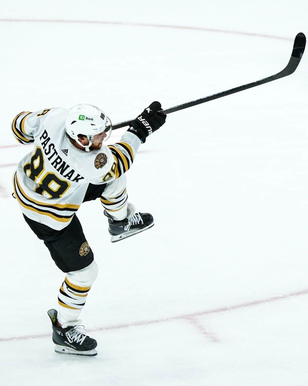 NHLのインスタグラム：「All of the shootout goals in the Bruins vs. Islanders game were FILTHY. 🥵」