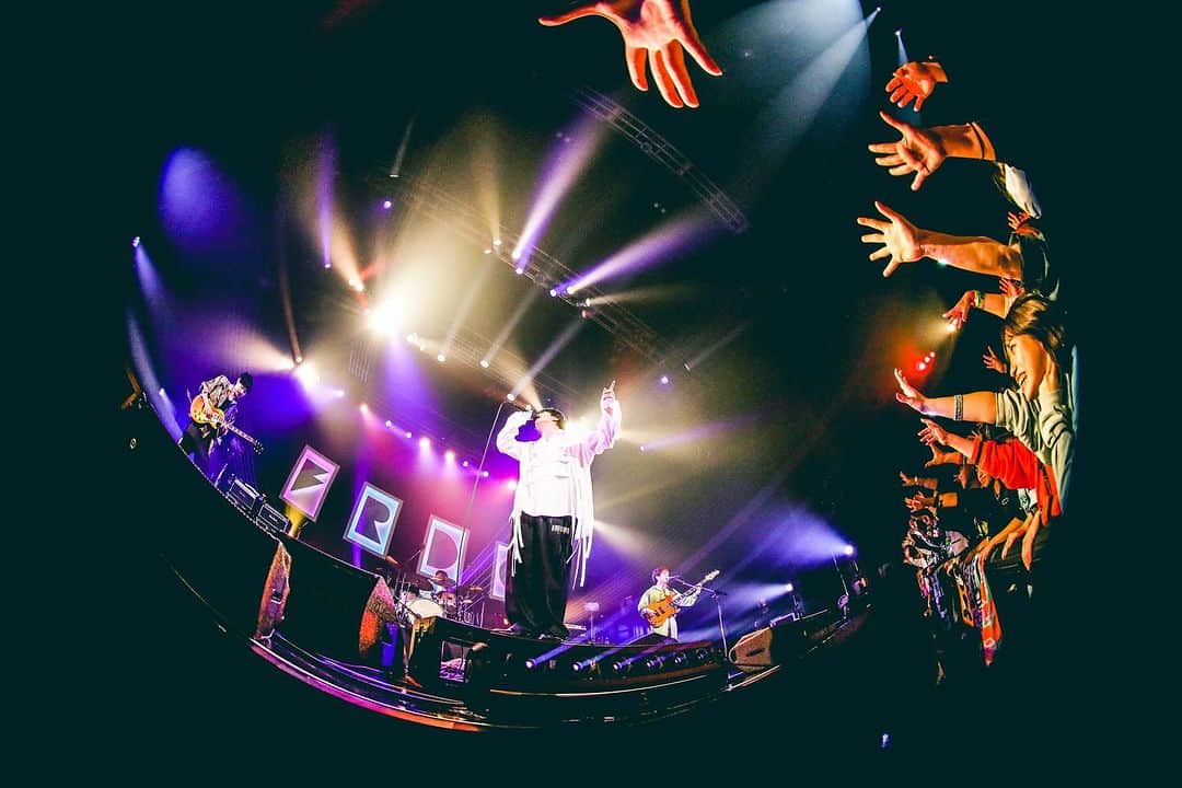 フレデリックさんのインスタグラム写真 - (フレデリックInstagram)「2023.12.15（金）Zepp Osaka Bayside 「FREDERHYTHM TOUR 2023-2024 " WELL 噛 ONE “」  #わらび餅の最初 #ドラマ #フレデリック #frederic #FRDC #frederhythm #フレデリズム photo by @nabespg」12月16日 13時49分 - frederigram