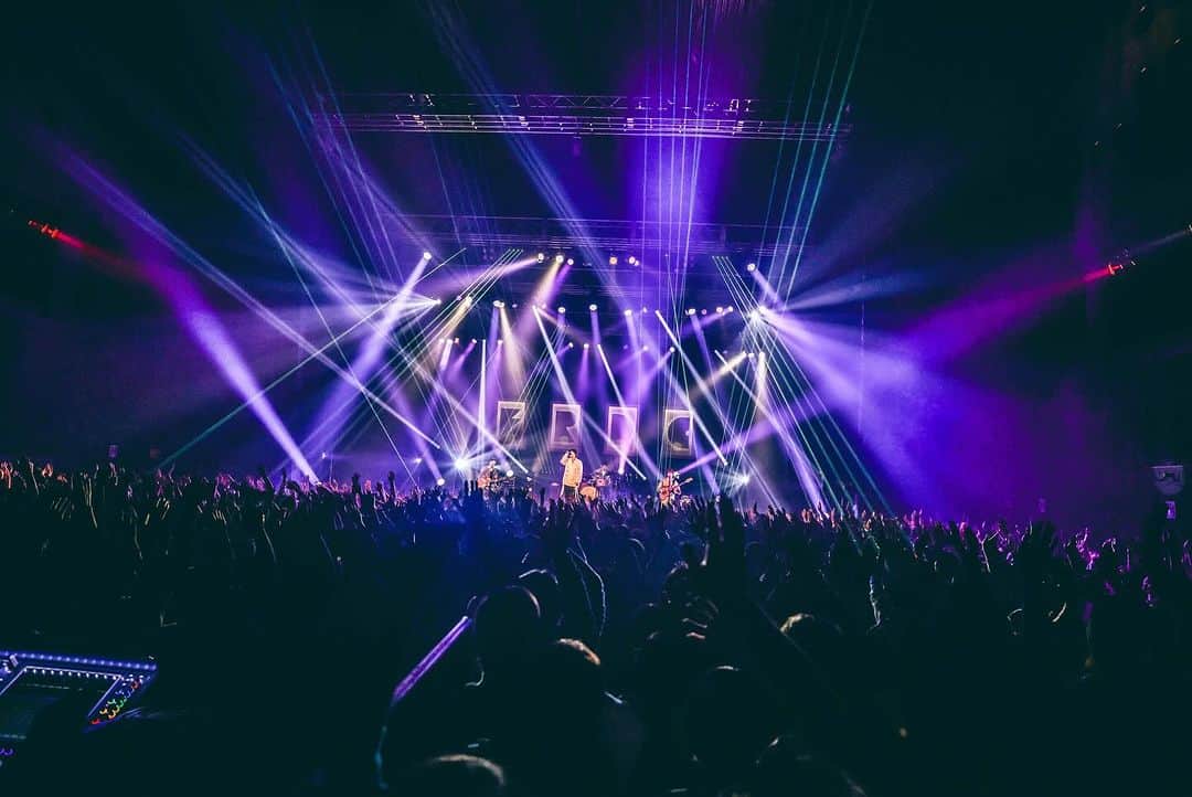 フレデリックさんのインスタグラム写真 - (フレデリックInstagram)「2023.12.15（金）Zepp Osaka Bayside 「FREDERHYTHM TOUR 2023-2024 " WELL 噛 ONE “」  #わらび餅の最初 #ドラマ #フレデリック #frederic #FRDC #frederhythm #フレデリズム photo by @nabespg」12月16日 13時49分 - frederigram