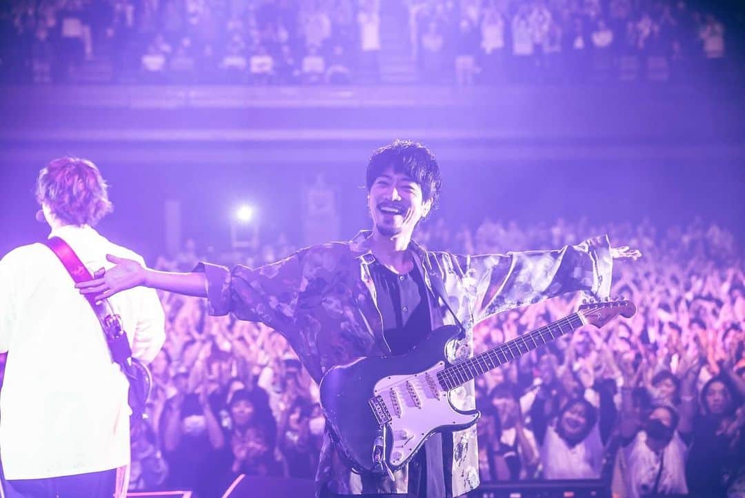 フレデリックさんのインスタグラム写真 - (フレデリックInstagram)「2023.12.15（金）Zepp Osaka Bayside 「FREDERHYTHM TOUR 2023-2024 " WELL 噛 ONE “」  #わらび餅の最初 #ドラマ #フレデリック #frederic #FRDC #frederhythm #フレデリズム photo by @nabespg」12月16日 13時49分 - frederigram