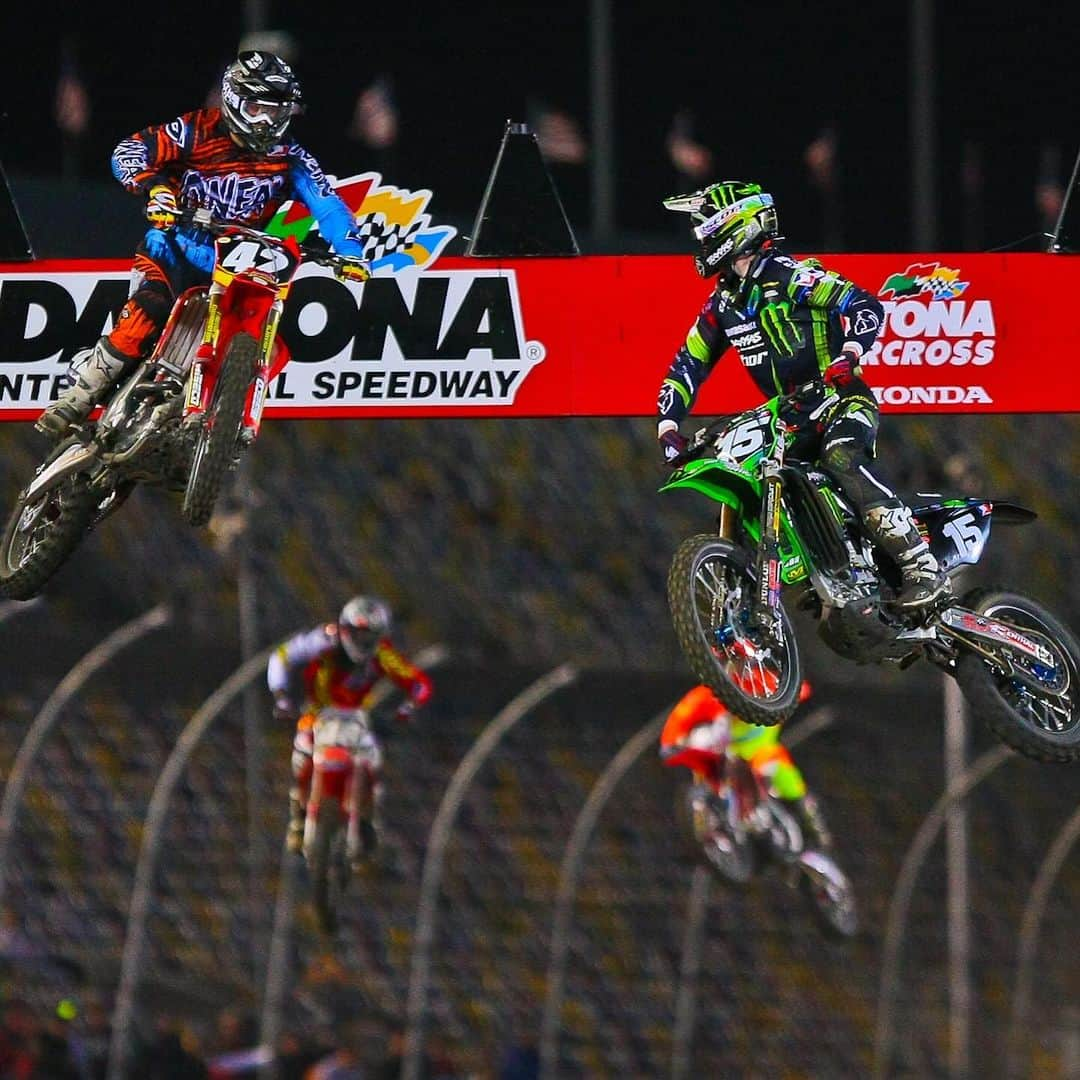 Racer X Onlineさんのインスタグラム写真 - (Racer X OnlineInstagram)「Some 2013 Daytona Supercross Photos from @thebinraw 🔥 Can’t wait for Daytona 2024 after seeing the new track layout 🏁 @daytona @rcsxdaytona #DaytonaSX #RCSX」12月17日 0時59分 - racerxonline