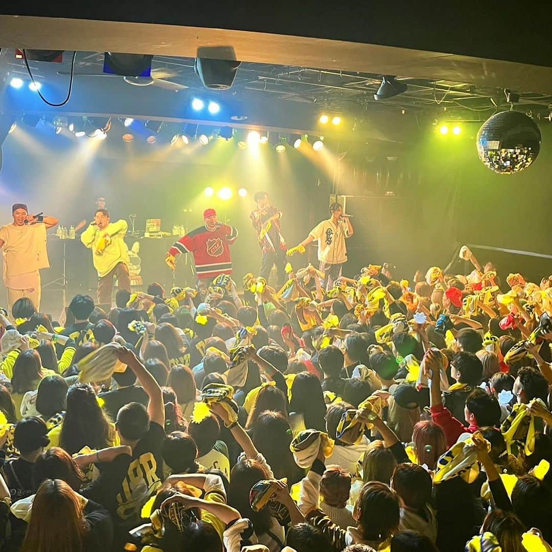 DJ HALさんのインスタグラム写真 - (DJ HALInstagram)「Dogg Run Kanazawa🔥🔥🔥 Live House Final👍🏾  弾丸金沢 ありがとうございました！ #dobermaninfinity #live #livehouse #kanazawa」12月17日 1時42分 - djhal