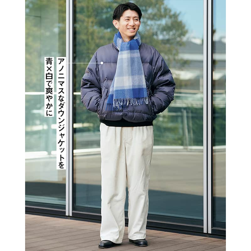 UOMOさんのインスタグラム写真 - (UOMOInstagram)「【大人の冬服】おしゃれな大人の「街に馴染むダウン」正解着こなし7選  気づけば師走、急に気温が下がってきた。12月、何を着ればいいんだっけ…？　UOMOスナップ常連たちの冬のスタイリングに密着。  1.貝瀬慎太郎さん（会社員） 「冬はチェックが着たくなります」。足元も革靴でモノトーン＆シックに。  2.岡村拓哉さん（ビームス プレス） ダウンの裾を絞って丸みを出して、チェックのマフラーや白のパンツで視線を散らし都会的な印象に。  3.関口文也さん（Griffin International 企画・営業） 「ウエスタンな着こなしが気になるけど、コスプレっぽく見えないように」。ダウンコートでさりげなく抜け感を。  記事の続きはWEB UOMOで https://www.webuomo.jp/fashion/353956/  #ダウン #正解着こなし  #Graphpaper #グラフペーパー　　 #BEAMS #ビームス　　 #PYRENEX #ピレネックス #uomo #uomo_magazine #webuomo」12月16日 17時00分 - uomo_magazine