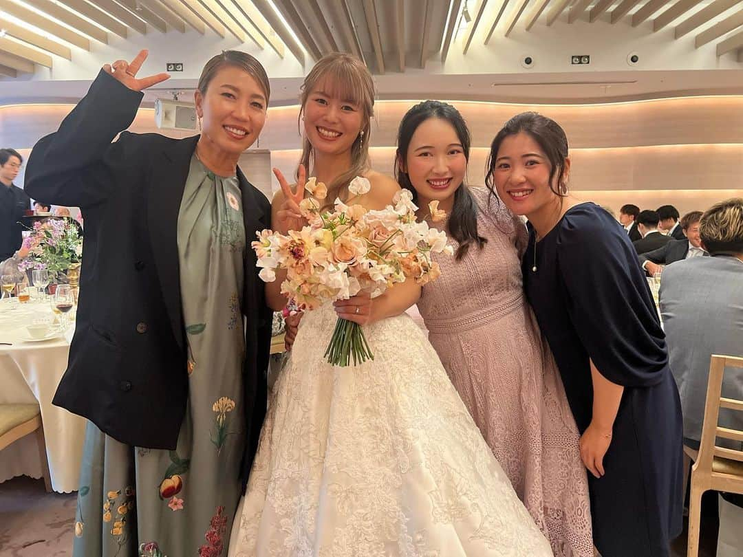 永井花奈のインスタグラム：「ご結婚おめでとうございます😭 ほんとに綺麗で可愛かったです❤️ 末永くお幸せに😘」