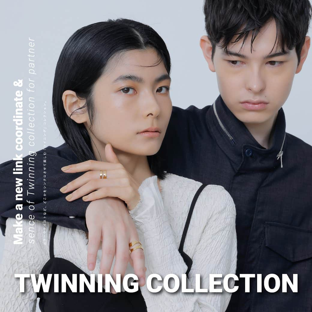 Joueteのインスタグラム：「【 NEWS 】  " TWINNING COLLECTION "  カラーやテイスト、モチーフなど、どこかをさり気なくシンクロさせて楽しむ『ツイニング』コレクションに冬の新作が仲間入り。  Joueteでは、色も形もそのままお揃いのペアジュエリーだけでは終わらない、変化のある新しいスタイルを提案。  パートナーや家族、友達…。 大切な人と、それぞれの“らしさ”を輝かせながら、ストーリーのあるリンク感を後押ししてくれる。日常にも特別なシーンにも、いつでも共に身につけていたくなる多様なラインナップです。  特設ページも公開中です！ オフィシャルサイトおよび公式アプリよりご覧いただけるほか、Instagramストーリーズのハイライト「TWINNING」からも閲覧可能となっておりますので、ぜひご覧くださいませ。 @joueteofficial   #Jouete #ジュエッテ #TWINNING #ツイニング」