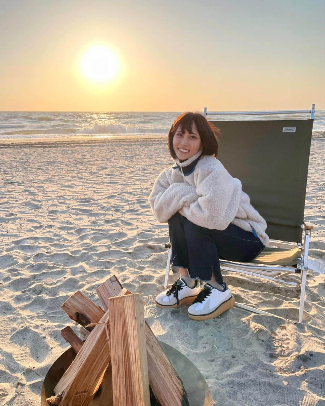 森田真理華さんのインスタグラム写真 - (森田真理華Instagram)「明日のベイモーニンググローリーは 稲毛海浜公園⛱️ 海辺で夕焼け見ながら焚き火したり ドッグラン、釣りまで最高だったなぁ🪽 そして今回はプレゼントがあります☺️ 是非聴いてください🫶  日曜朝8時からのbayfm 78.0hz bay morning glory☕️🩷  . .  #bayfm#baymorningglory #ラジオ#ベイエフエム #ラジオDJ#森田真理華 #稲毛海浜公園#いなぷー #フィッシング#釣り#ニジマス #餌釣り#釣り堀#プール釣り堀  #ニジマス釣り#sunsetbeachpark  #稲毛#sunsetbeachparkinage  #takibi#焚き火 #sunsetbeachclub  #sunsetbeachclubTAKIBI」12月16日 18時30分 - marika__morita