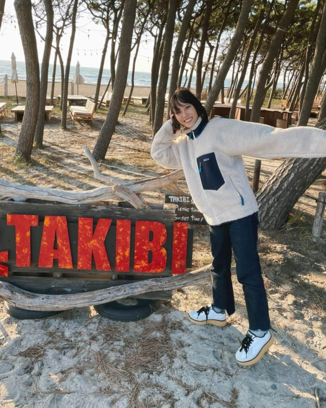 森田真理華さんのインスタグラム写真 - (森田真理華Instagram)「明日のベイモーニンググローリーは 稲毛海浜公園⛱️ 海辺で夕焼け見ながら焚き火したり ドッグラン、釣りまで最高だったなぁ🪽 そして今回はプレゼントがあります☺️ 是非聴いてください🫶  日曜朝8時からのbayfm 78.0hz bay morning glory☕️🩷  . .  #bayfm#baymorningglory #ラジオ#ベイエフエム #ラジオDJ#森田真理華 #稲毛海浜公園#いなぷー #フィッシング#釣り#ニジマス #餌釣り#釣り堀#プール釣り堀  #ニジマス釣り#sunsetbeachpark  #稲毛#sunsetbeachparkinage  #takibi#焚き火 #sunsetbeachclub  #sunsetbeachclubTAKIBI」12月16日 18時30分 - marika__morita