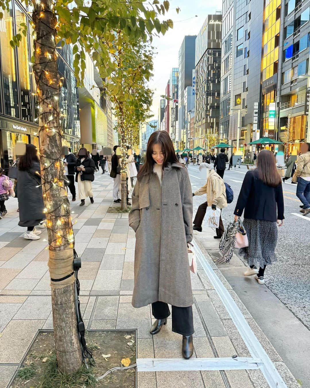 飯野雅さんのインスタグラム写真 - (飯野雅Instagram)「しっかり重みのあるコートで前を開けても閉めても可愛い🫶🏻」12月16日 18時33分 - biichan_