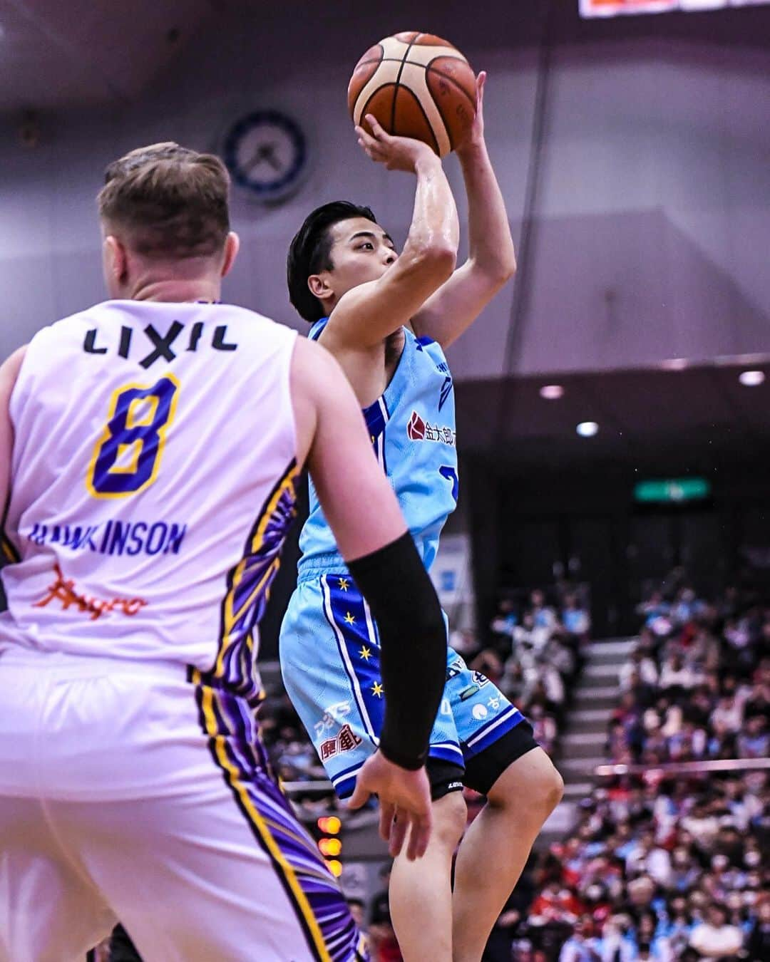 千葉ジェッツさんのインスタグラム写真 - (千葉ジェッツInstagram)「試合風景📸  B.LEAGUE2023-24 vs. SR渋谷 🏀試合終了🏀 千葉J 88-93 SR渋谷  #延長戦 #オーバータイム #あと一歩及ばず #悔しい敗戦 #chibajets #Bリーグ #千葉ジェッツ #バスケ #basketball #portrait  #photograph #ジェッツ写真部 #レンズ越しの世界 #応炎 #ありがとうございました」12月16日 18時44分 - chibajets_official