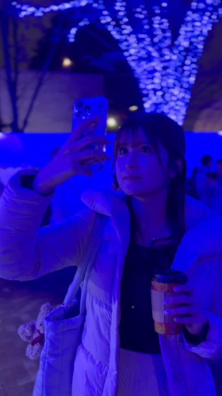 佐倉みきのインスタグラム：「彼女感動画👫ふぉとばい ハルコ クリスマス一緒に過ごそ？🎅  #彼女感 #イルミネーション #青の洞窟 #無加工 #デート風」