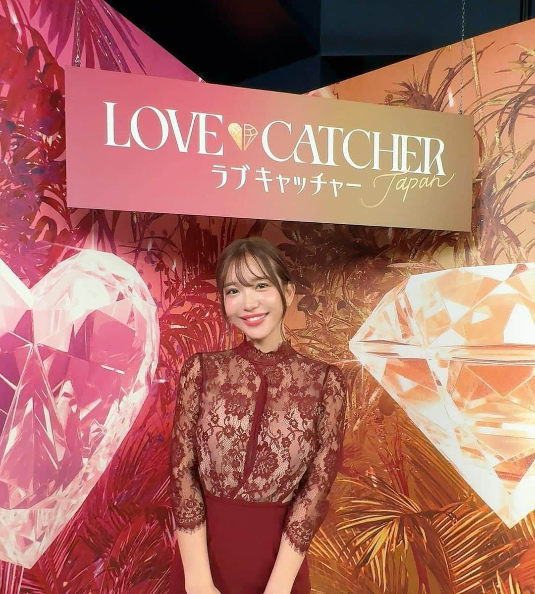 COCOさんのインスタグラム写真 - (COCOInstagram)「ABEMAのオリジナル新作番組 『LOVE CATCHER Japan』が今夜22:00から放送開始🌹 一足お先に番組のレセプションパーティー にお邪魔させて頂きました✨  “愛”か“お金”か究極の選択をした男女10人が自分が選んだ正体を隠した状態で恋愛ゲームに参加。真実の愛を見つける「ラブキャッチャー」か、賞金500万円を狙う「マネーキャッチャー」のいずれかを事前に選択。「ラブキャッチャー」は「マネーキャッチャー」に騙されずに真実の愛をみつけられるかが鍵となる… 最後に愛か、金を手に入れるのは誰なのか？？  予想しながら男女の心理戦を楽しめる内容で ハラハラドキドキしながら楽しませて頂きました🥹💖 これは女子会で皆と観たら楽しそう🔥  ぜひ皆様ま今夜22:00〜ご覧ください☺️ https://abema.tv/channels/abema-special/slots/Cc9jar5BQk8TpB?utm_medium=social&utm_source=instagram&utm_campaign=cast_ig_lovecatcher_reception_ap_free_slot_Cc9jar5BQk8TpB  #PR #ラブキャッチャー」12月16日 19時28分 - coco_coco000