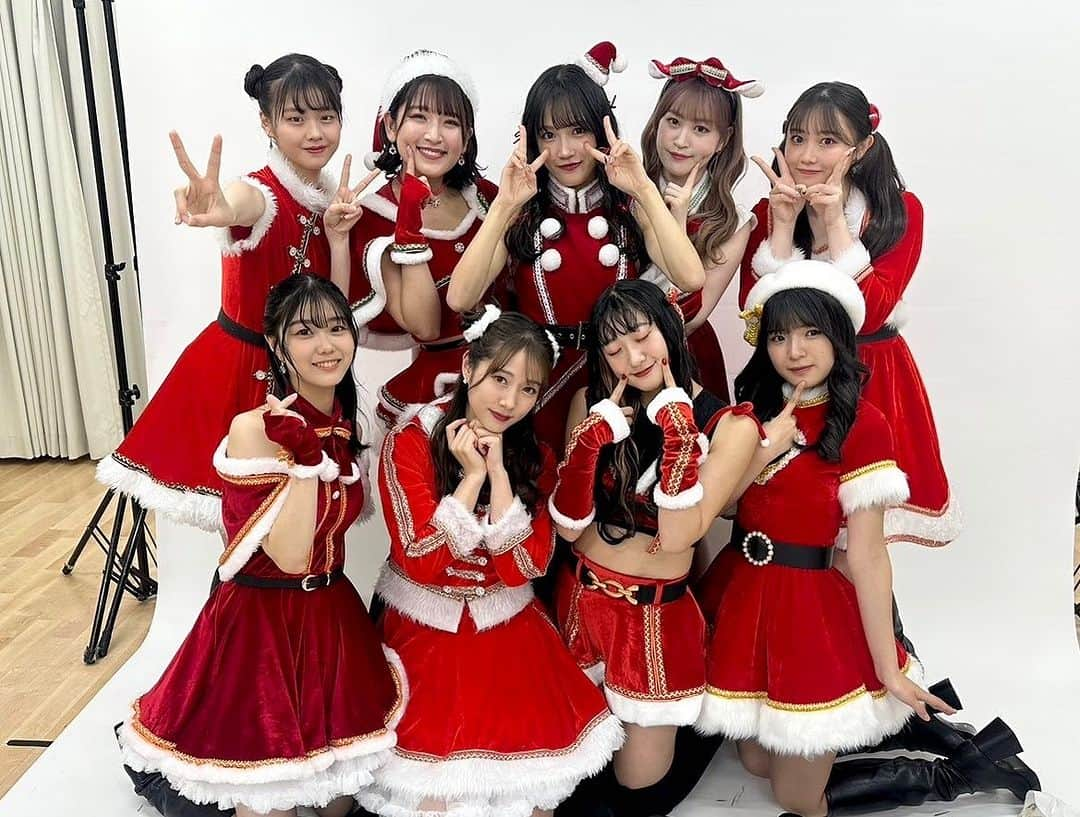 つばきファクトリーのインスタグラム：「#つばきログ 🎞️  🎄明日開催🎄 「つばきファクトリーFCイベント ～キャメリア ファイッ！vol.15 キャメリアXmas2023～」  オリジナルグッズ公開されました！！ ぜひGetしてください🎁✨  #つばきファクトリー #ハロプロ #クリスマス」