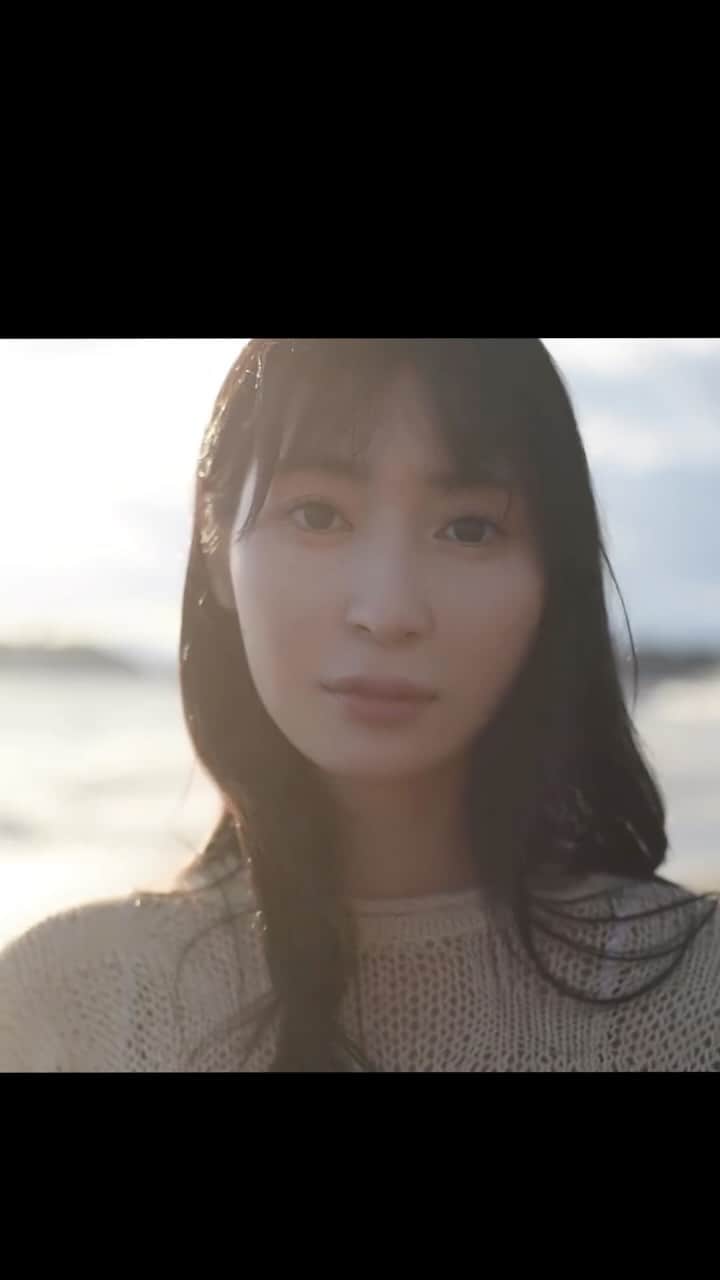 デコウトミリのインスタグラム：「MV風🤭今年も残りわずかですが、やり残したことはないですか？😌 私は年内目標だった、粗大ゴミを捨てるミッションをクリアしました🥺✨笑 地味な達成感…笑」