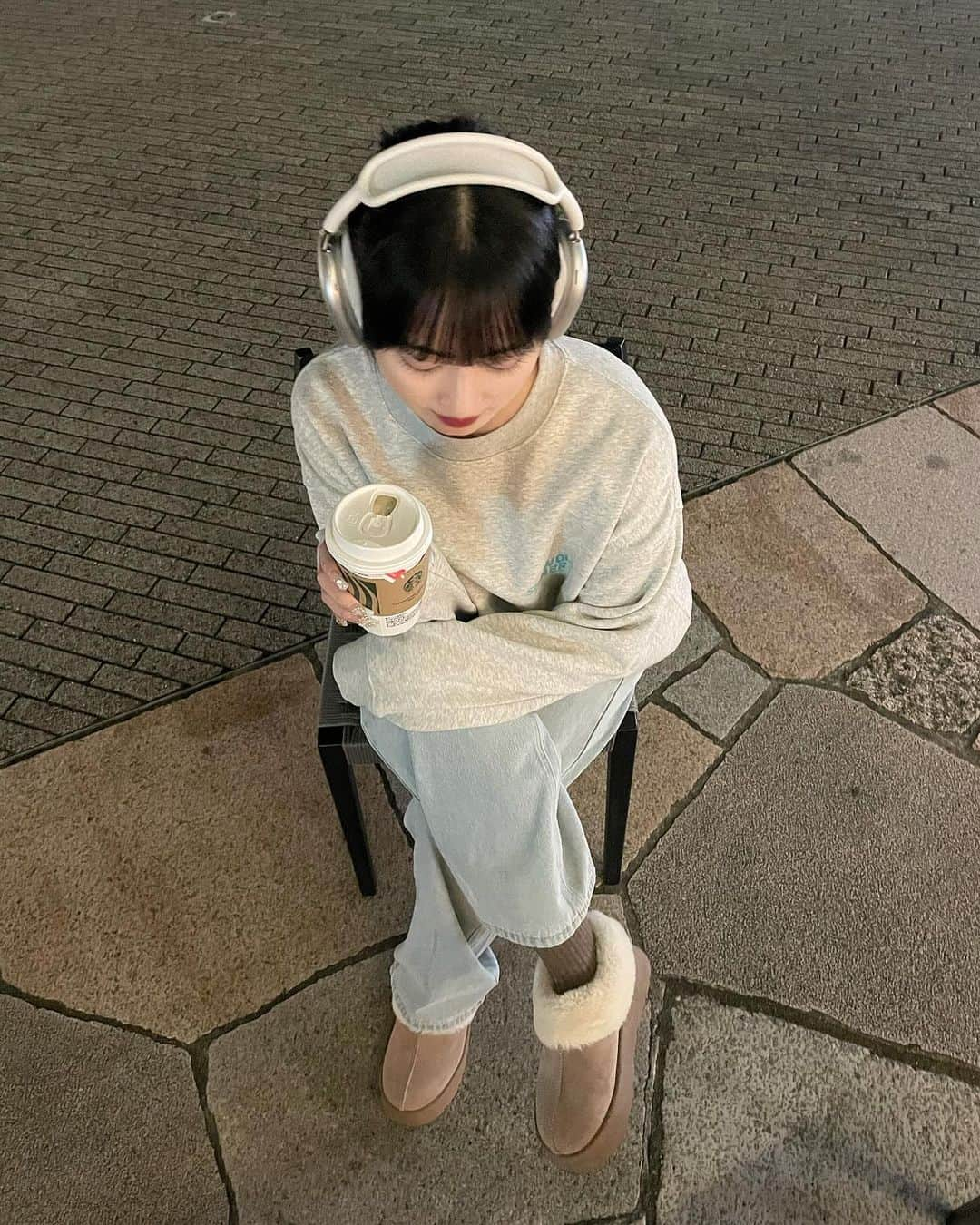 河﨑莉奈さんのインスタグラム写真 - (河﨑莉奈Instagram)「🩶🎧❔  @freaksstore_official  #freaksstore #フリークスストア #daytonapark #デイトナパーク   ZOZOTOWNで今ならタイムセール中だよ☺︎  WEB限定商品でユニセックスアイテムだから カップルでも着られる❕おすすめ❕」12月16日 19時40分 - rinya5588