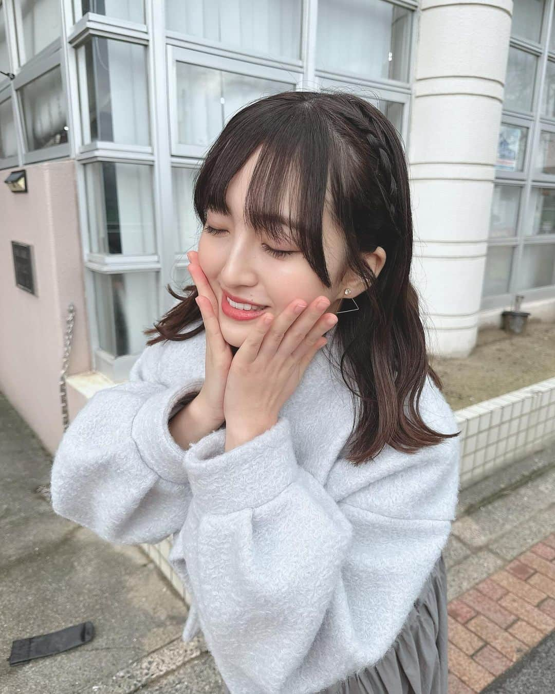 田島芽瑠さんのインスタグラム写真 - (田島芽瑠Instagram)「福岡ロケ🥰🥰🥰  大好きなKBCさんのロケ！今回は2年ぶりのtrip！北九州のロケでした☺️初期メンバーの宮本さんとゲストで呼んでいただきました〜！久しぶりにはなにも会えて楽しくあっという間な時間でした✨  放送は2024年の1月8日のアサデス。KBCで！お楽しみにー！」12月16日 19時43分 - meru_chan_official