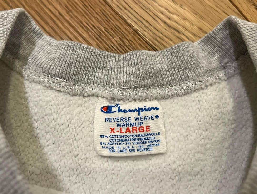 スタンダードカリフォルニアさんのインスタグラム写真 - (スタンダードカリフォルニアInstagram)「「Todays Special」  Used  Champion Reverse Weave  Crew Sweat.  80年代後期のトリコタグChampion Reverse Weaveです。 右の裾リブに2センチほどのほつれがありますが、着用時は目立たず全体的にコンディションも抜群です。  Size : XL  着丈:約73.0cm 身幅:約58.0cm 肩幅:約48.0cm 袖丈:約59.0cm  ¥22,000-(税込)  ※お問い合わせはDMで宜しくお願い致します。 ※お問い合わせ頂いた順番に対応させて頂きます。  @standardcalifornia_os  @standardcalifornia_movie  #standardcalifornia  #used  #champion  #reverseweave  #sweatshirt  #スタンダードカリフォルニア  #古着 #チャンピオン #リバースウィーブ #スウェット #80s #トリコタグ  #internationalshipping  #overseashipping  #worldshopping  #worldshoppingjp」12月16日 20時03分 - standardcalifornia