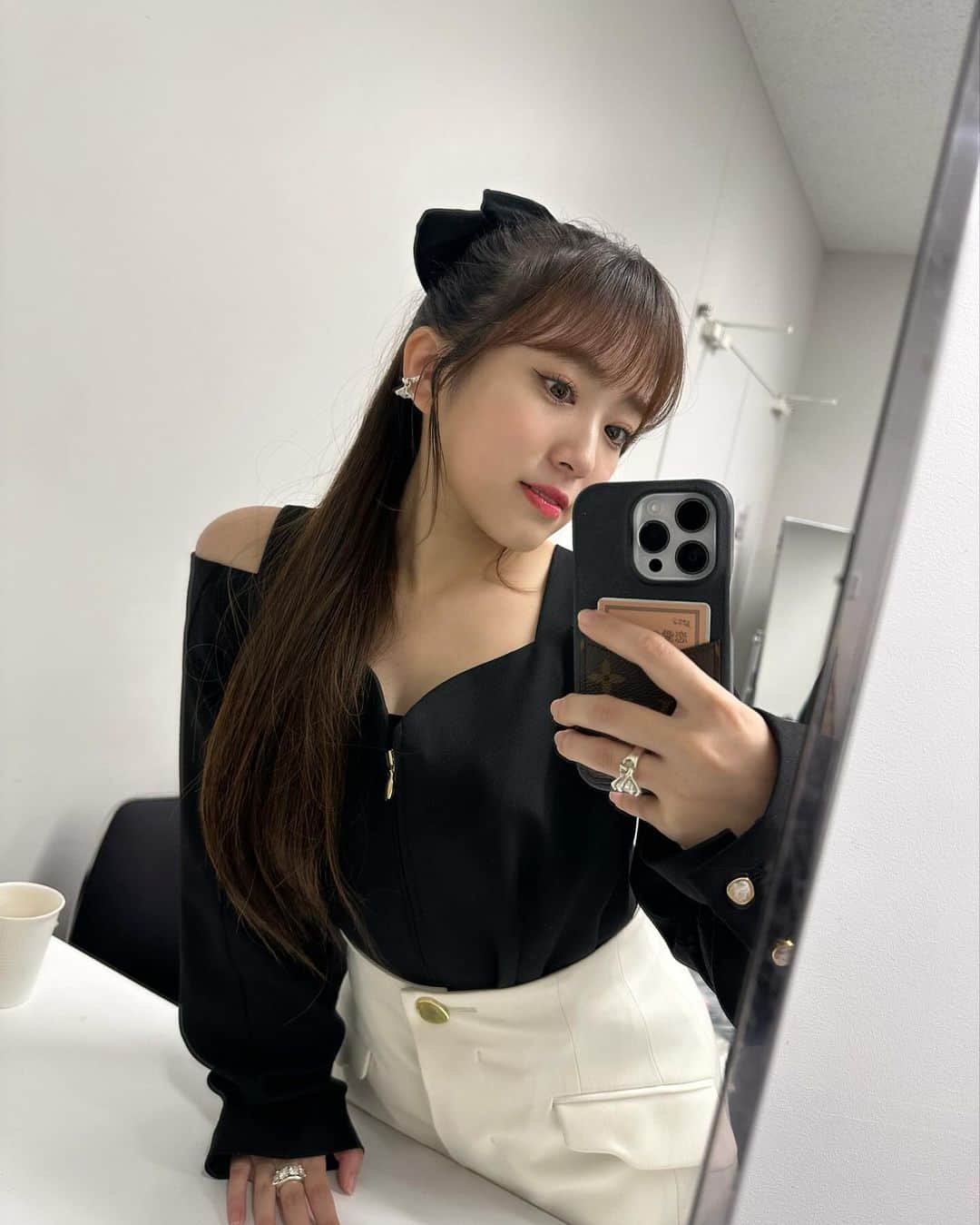 矢吹奈子さんのインスタグラム写真 - (矢吹奈子Instagram)「PRODUCE101 JAPAN THE GIRLS FINAL 拝見させていただきました🎤  自分があのステージに立っている時を思い出しました💭 番組が始まってからこれまで、楽しいこともあれば、本当にたくさん悩んだり、上手くいかなくて悔しい思いをしたこともあったと思います。 でも今日のステージに立ってる練習生の皆さんは本当にキラキラ輝いてて… このオーディションにかける想い、これまでの努力がギュッと詰まった素敵なステージだったと思います🌸 本当にお疲れ様でした！  そして、直後の緊急生配信SPもありがとうございました✨ ME:I、そして今回は惜しくもデビューを逃してしまった練習生の皆さんの応援を、これからもよろしくお願いします😊」12月16日 20時24分 - 75_yabuki