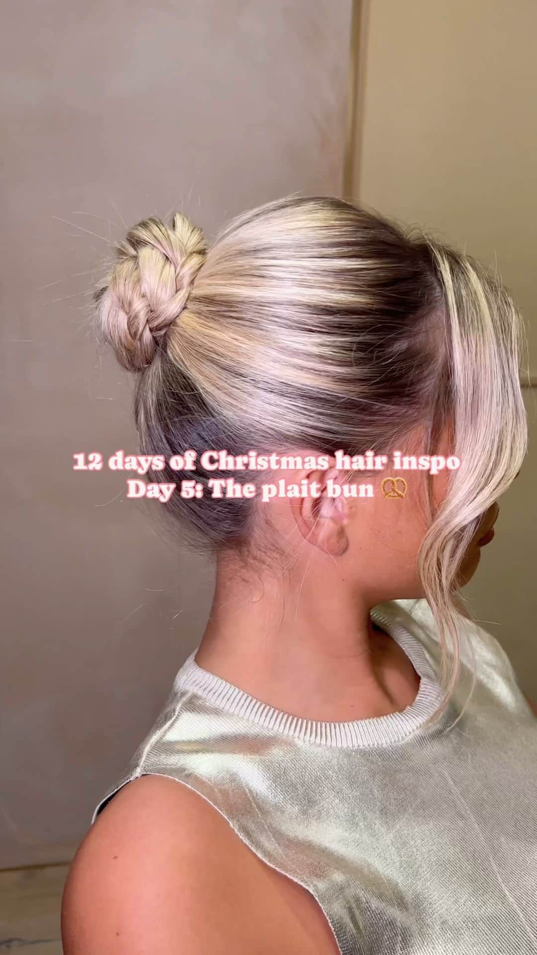 ghd hairのインスタグラム：「✨12 DAYS OF CHRISTMAS HAIR INSPO✨ Day 5: The plait bun 🥨💫 Save for your next Christmas event☁️   #ghd #ghdhair #christmashair #festivehair #xmashair #holidayhair #plait #plaitbun #slickback #slickbackbun #slickbackponytail」