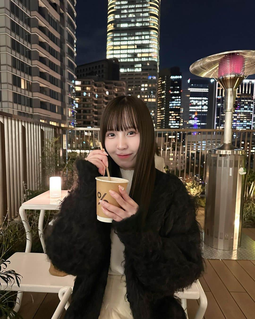 ゆりなさんのインスタグラム写真 - (ゆりなInstagram)「Christmas Market 🎄✨ . 新しくできた麻布台ヒルズ お洒落なカフェやクリスマスマーケットがあって とっても楽しかったです🥰また行きたいな🥰 . . #クリスマス#クリスマスマーケット#クリスマスデート #麻布台ヒルズ#Christmas#christmasmarket#カップル」12月16日 20時59分 - riri_yurina