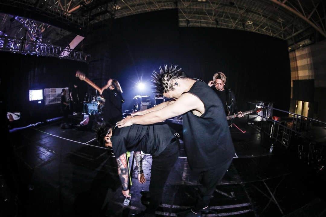 MAH のインスタグラム：「MERRY ROCK PARADE 2023 at Port Messe Nagoya.  #SiM #メリロ  📸 @koheisuzukiphoto」