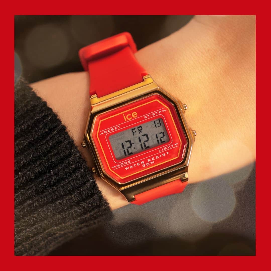 アイスウォッチさんのインスタグラム写真 - (アイスウォッチInstagram)「Wrap your wrist in the chic and elegant red of ICE digit retro Red Passion✨  #icewatch #icedigitretro #redpassion #retro #glam #elegant」12月16日 22時00分 - icewatch