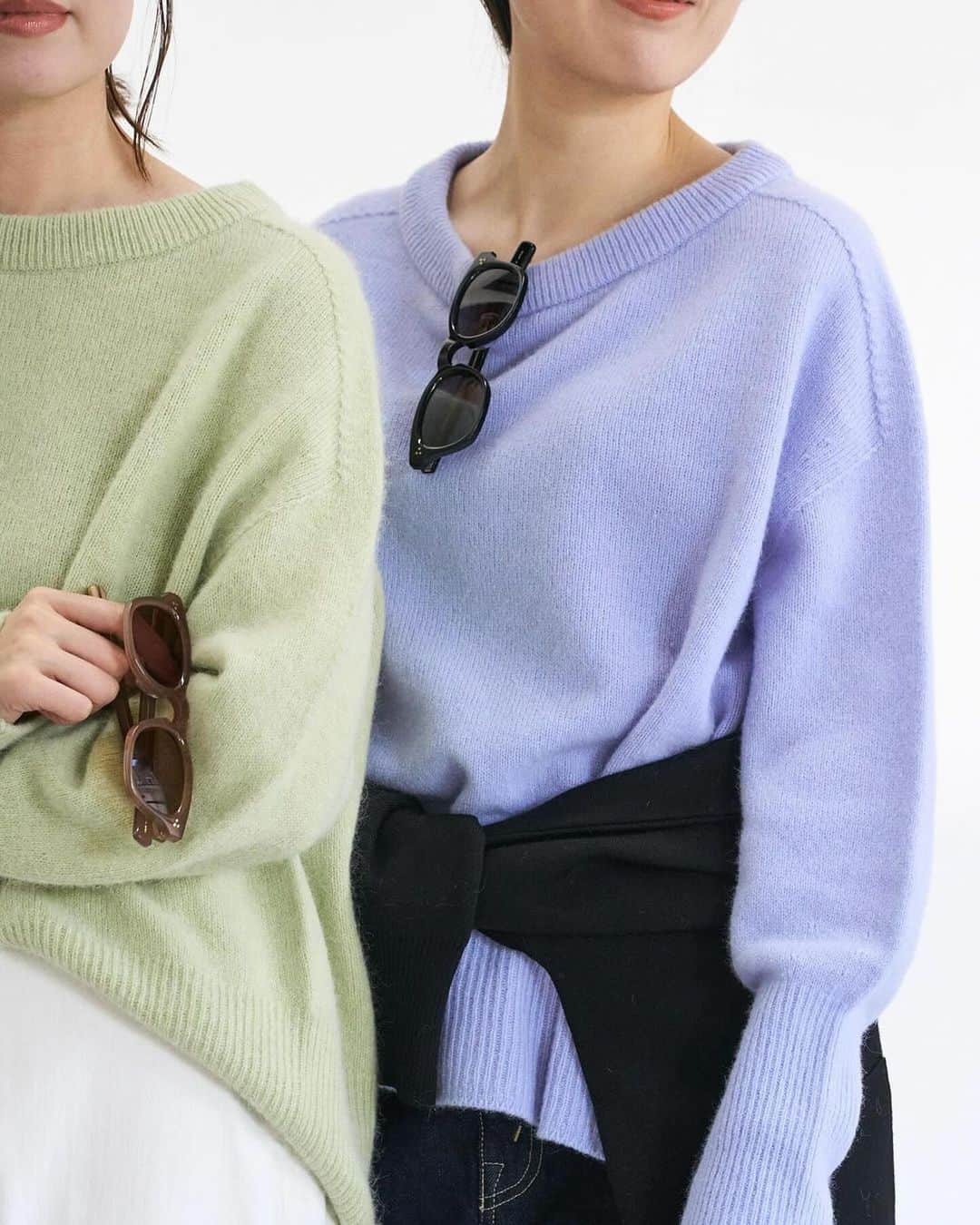 トライセクトさんのインスタグラム写真 - (トライセクトInstagram)「-ＮＥＷ　ＫＮＩＴ- ⁡  IÉNA @iena_jp 　 　 パウダリーなカラーを含む4色展開のニットが登場。 特殊な技術によって作られた国内紡績の糸を使用し、ソフトで滑らかな手触りが特徴です。エアリーな軽やかさがあり、一枚でも様になるフォルムも魅力的。 ⁡ ⁡ ⁡ ⁡ ￣￣￣￣　　 ⁡ ⁡ アンゴラミックス ワイドプルオーバー ⁡ ¥16,500(税込) Size:free Color: ホワイト,グリーン,ネイビー,ブルー B No. 23080900717040 ⁡ ⁡ ⁡  ⁡  　　 　 ＿＿＿＿＿＿＿＿＿＿＿＿＿🏷️ ⁡ いつも投稿をご覧いただきありがとうございます！ ベイクルーズ公式インスタグラムでは WOMEN & MENの新作情報を毎日配信中📷 是非フォローしてね ♪ ▼▼▼ @baycrews ＿＿＿＿＿＿＿＿＿＿＿＿＿＿ ⁡ #baycrews #iena #ベイクルーズ #イエナ#カラーニット#ニットコーデ#パンツコーデ #デニムコーデ #大人コーデ  #着回し #着回しコーデ  #トレンドコーデ #スタッフコーデ #スタイリング#着回し術#着こなし術#レイヤードコーデ #レイヤード#リアルバイ #リアルコーデ#冬コーデ」12月16日 22時01分 - baycrews