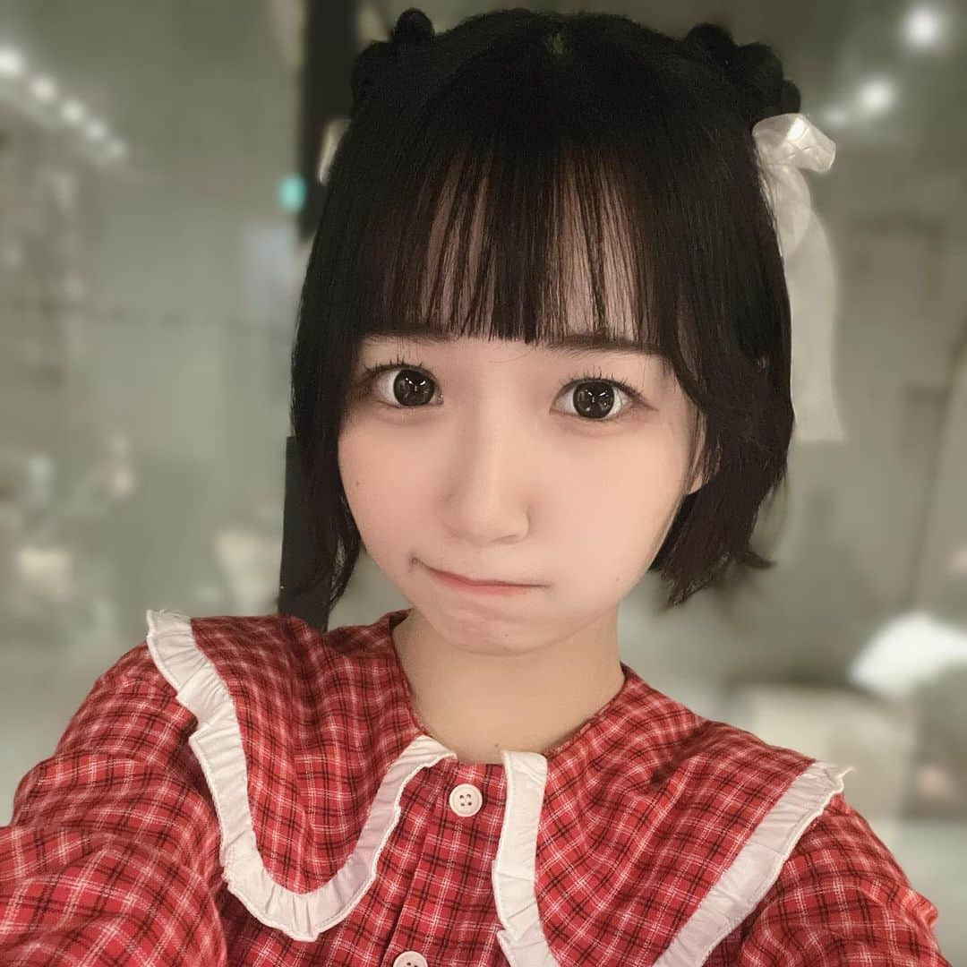 音井結衣のインスタグラム：「♡おだんごヘアー♡ *:..｡oƒ *:..｡oƒ *:..｡oƒ *:..｡oƒ *:..｡oƒ #asobisystem #ボブヘアアレンジ #ヘアアレンジ #アイドル  #idol  #アイドル前髪 #cosplay #ボブ #cosplaygirl  #japanesegirl  #animegirl  #instagood  #likestagram  #uwu  #量産型ヲタク  #ヲタク  #アイドルヲタク #kawaiigirl  #kawaiifashion  #随手拍 #instadaily  #ootd #tiktok #每日穿搭 #tiktokers #tiktokjapan  #jk  #自撮り  #selfie」