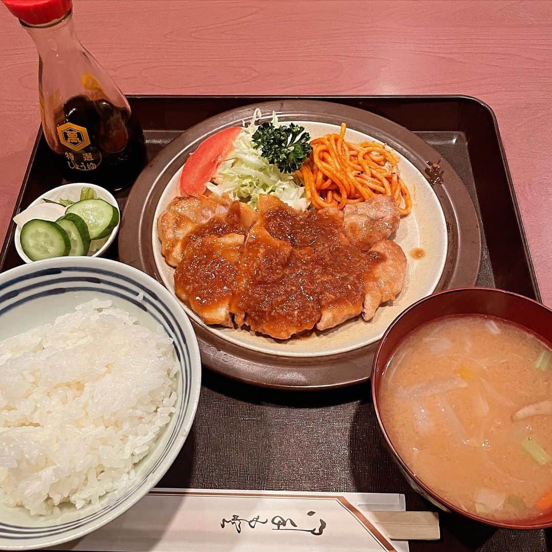 Q太郎さんのインスタグラム写真 - (Q太郎Instagram)「#さいたま市#浦和区#elan#エラン#仕事前に#食事#洋食屋#豚ロースのにんにく焼き#海老コロッケ」12月16日 22時08分 - qtaro.jun