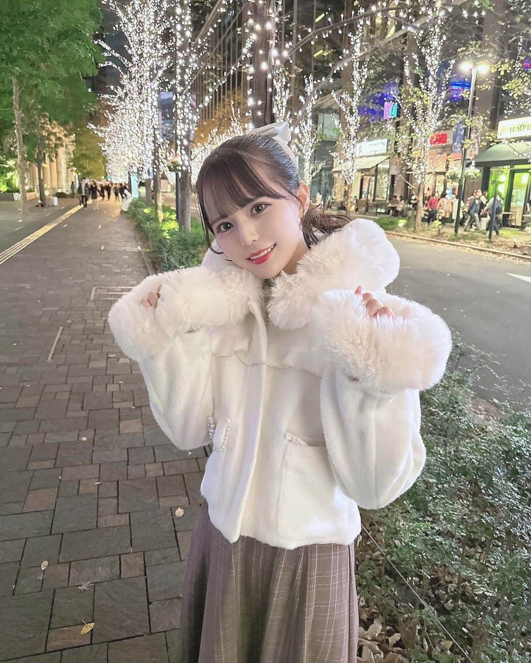 桜井ひかるさんのインスタグラム写真 - (桜井ひかるInstagram)「イルミネーション🎄 冬は寒いの苦手だけど、 楽しみがいっぱいだから好き💭  @apres_jour   #PR #apres_pr #apresjour #アプレジュール #ワンピース#丸の内#イルミネーション#大手町#丸の内イルミネーション2023 #東京駅 #ポニーテール」12月16日 22時09分 - hikarunroll_