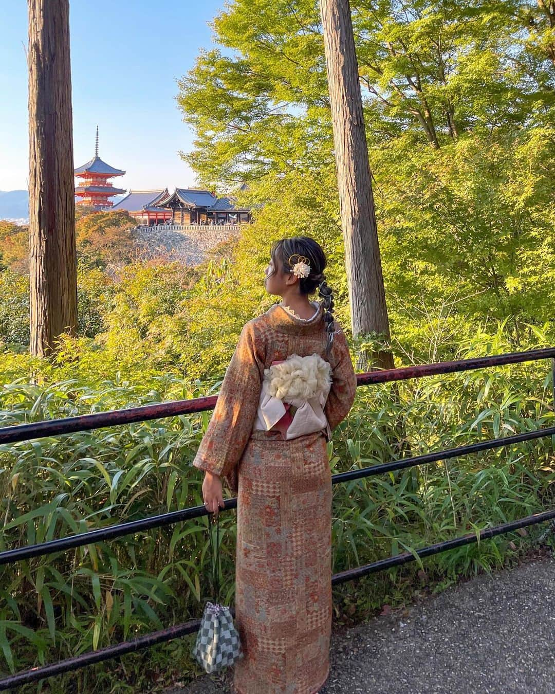 MISAのインスタグラム：「Birthday trip in 京都🍵🍁  ちょうど誕生日が紅葉の季節だから 今年はゆっくり2泊3日京都で過ごしてみました〜☺️ また行きたい🌼  #京都#京都旅行#伊根の舟屋#天橋立#竹林の小径  #清水寺#金閣寺#誕生日旅行#着物#birthday#kyoto」